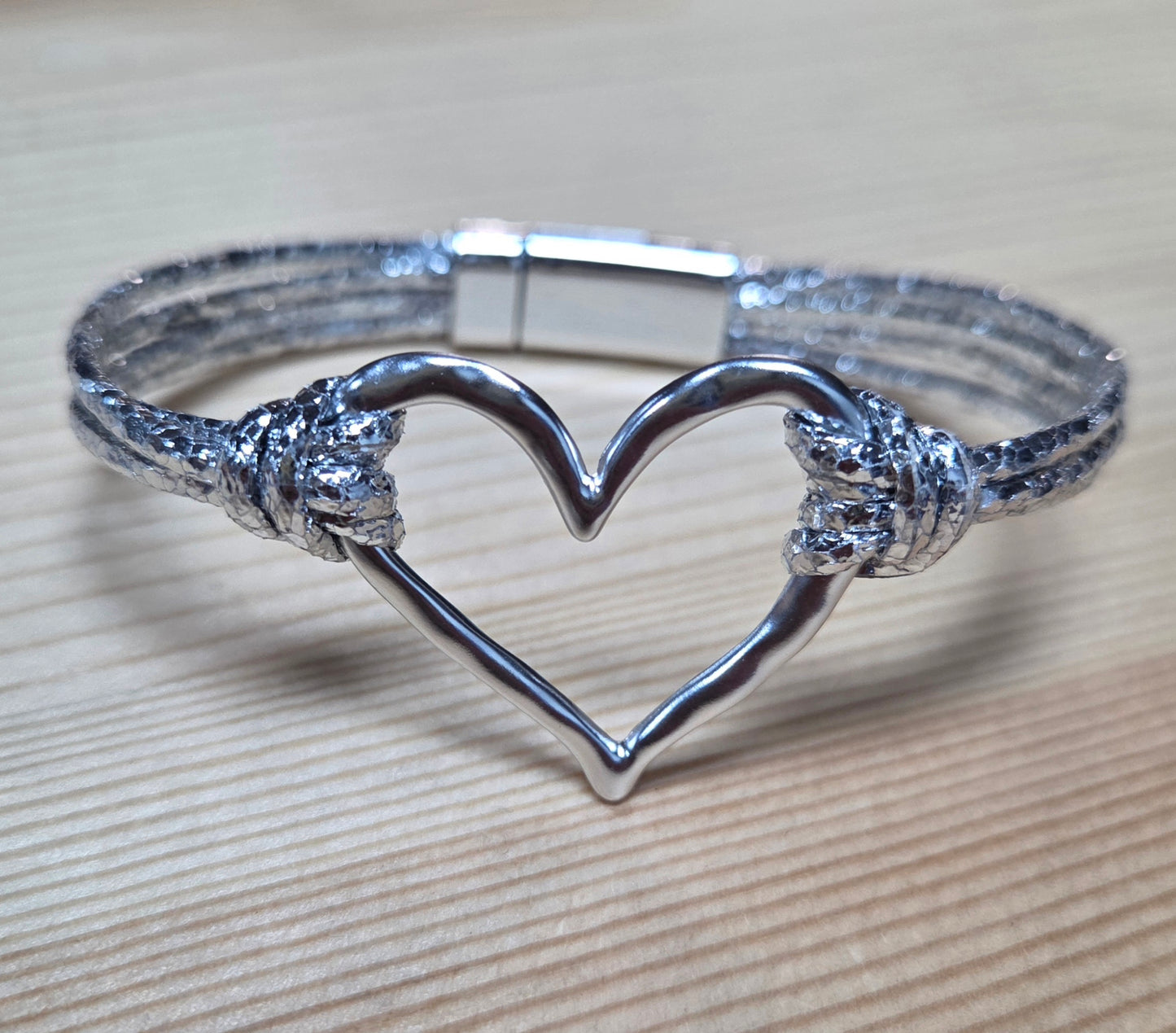 Silver Hammered Heart Magnetic Bracelet