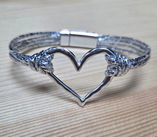 Silver Hammered Heart Magnetic Bracelet