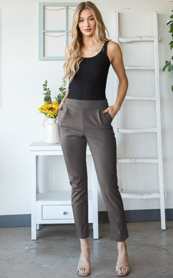 The Every Wear Trousers in Charcoal