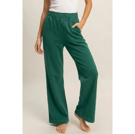 Long Weekend Athleisure Pant in Emerald Green