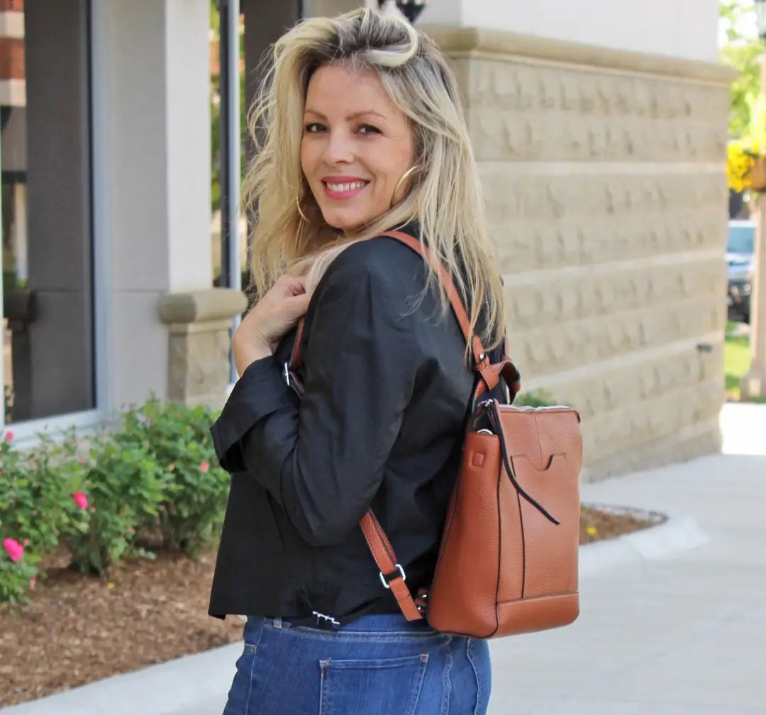 Billie Backpack Crossbody Camel